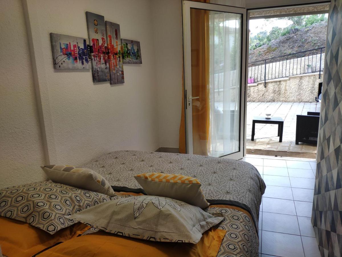 La Tourelle Suite Cosy Entre Vignoble Aixois Et Luberon เลอ ปีย์ ซองต์ เรปาฮาด ภายนอก รูปภาพ