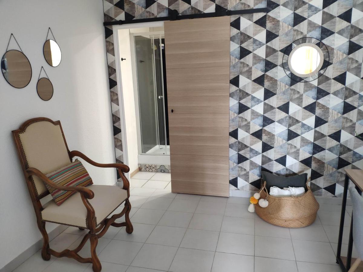 La Tourelle Suite Cosy Entre Vignoble Aixois Et Luberon เลอ ปีย์ ซองต์ เรปาฮาด ภายนอก รูปภาพ