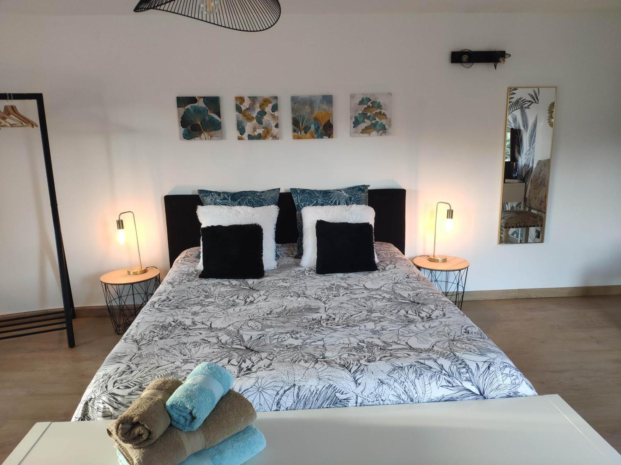 La Tourelle Suite Cosy Entre Vignoble Aixois Et Luberon เลอ ปีย์ ซองต์ เรปาฮาด ภายนอก รูปภาพ