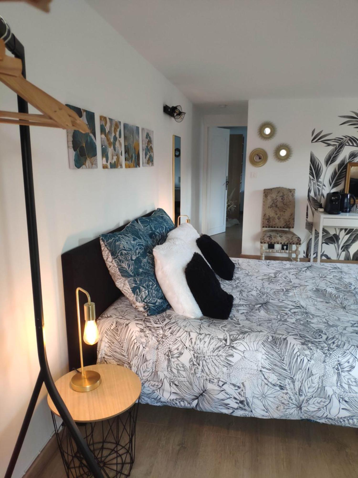La Tourelle Suite Cosy Entre Vignoble Aixois Et Luberon เลอ ปีย์ ซองต์ เรปาฮาด ภายนอก รูปภาพ